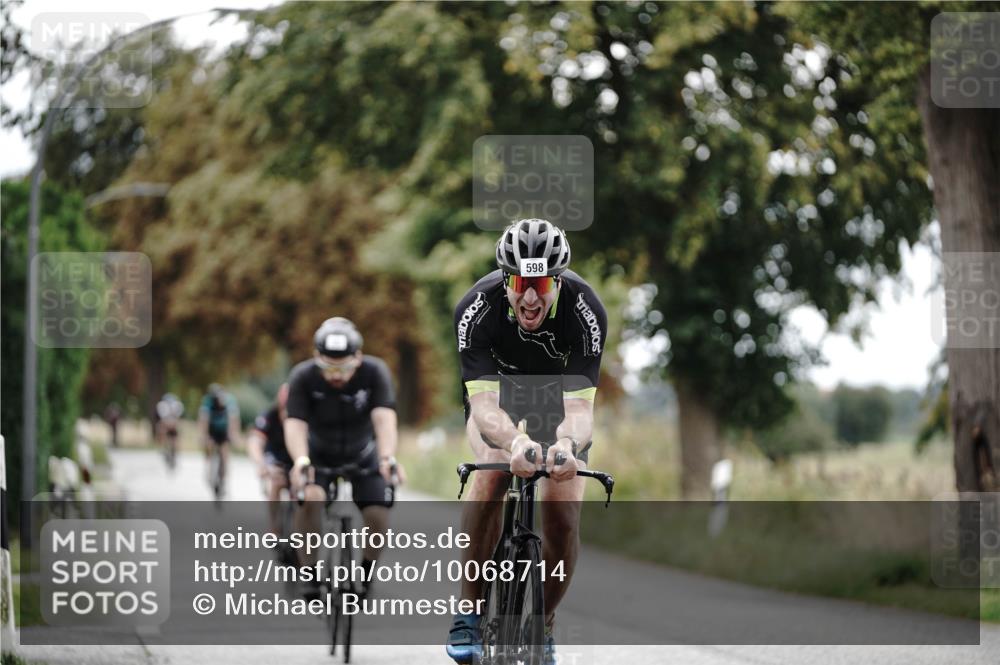 30.08.2026 - Elbe Triathlon Hamburg Michael Burmester http://msf.ph/oto/10068714 30.08.2026 09:34:28 Radfahren 208, 588, 597, 598, 662, 690, 696 meine-sportfotos.de