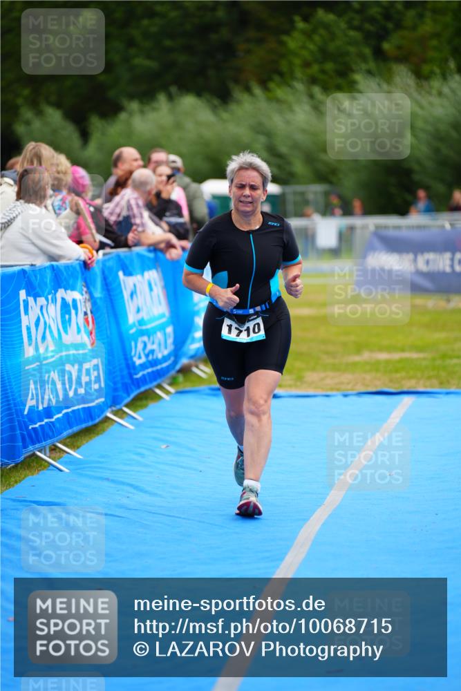 30.08.2026 - Elbe Triathlon Hamburg LAZAROV Photography http://msf.ph/oto/10068715 30.08.2026 12:29:00 Ziel 1710 meine-sportfotos.de