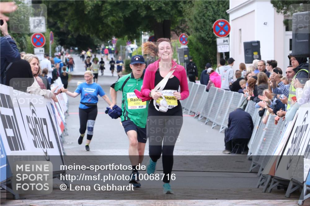 30.08.2026 - Blankeneser Heldenlauf Lena Gebhardt http://msf.ph/oto/10068716 30.08.2026 10:01:52 Ziel 1099, 1274, 1341 meine-sportfotos.de