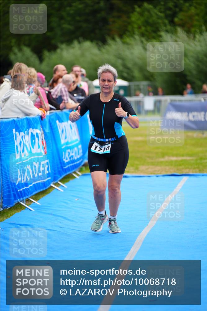 30.08.2026 - Elbe Triathlon Hamburg LAZAROV Photography http://msf.ph/oto/10068718 30.08.2026 12:29:00 Ziel 1710 meine-sportfotos.de