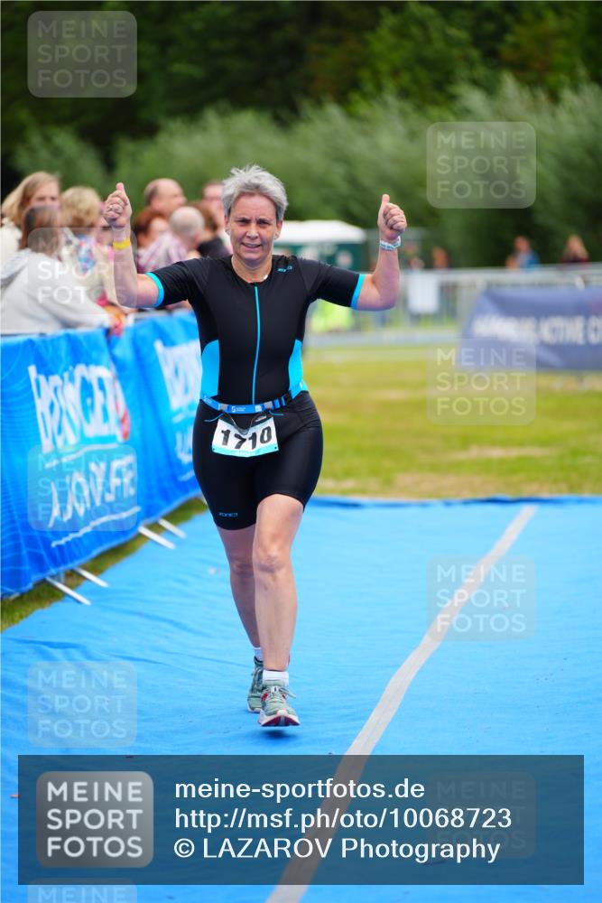 30.08.2026 - Elbe Triathlon Hamburg LAZAROV Photography http://msf.ph/oto/10068723 30.08.2026 12:29:01 Ziel 1710 meine-sportfotos.de