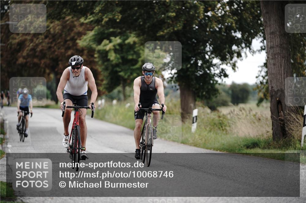 30.08.2026 - Elbe Triathlon Hamburg Michael Burmester http://msf.ph/oto/10068746 30.08.2026 09:34:53 Radfahren 214, 330, 436, 736, 754 meine-sportfotos.de