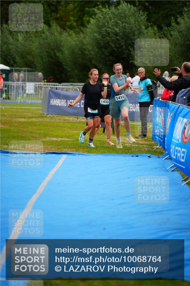 30.08.2026 - Elbe Triathlon Hamburg LAZAROV Photography http://msf.ph/oto/10068764 30.08.2026 12:30:30 Ziel 1418, 1433, 1667 meine-sportfotos.de