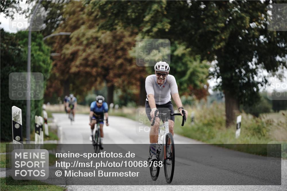 30.08.2026 - Elbe Triathlon Hamburg Michael Burmester http://msf.ph/oto/10068768 30.08.2026 09:35:16 Radfahren 415, 496, 686, 714, 716 meine-sportfotos.de