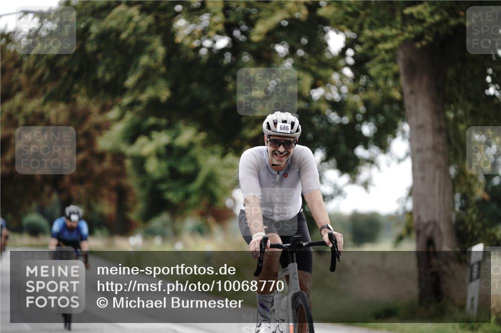 30.08.2026 - Elbe Triathlon Hamburg Michael Burmester http://msf.ph/oto/10068770 30.08.2026 09:35:16 Radfahren 415, 496, 686, 714, 716 meine-sportfotos.de