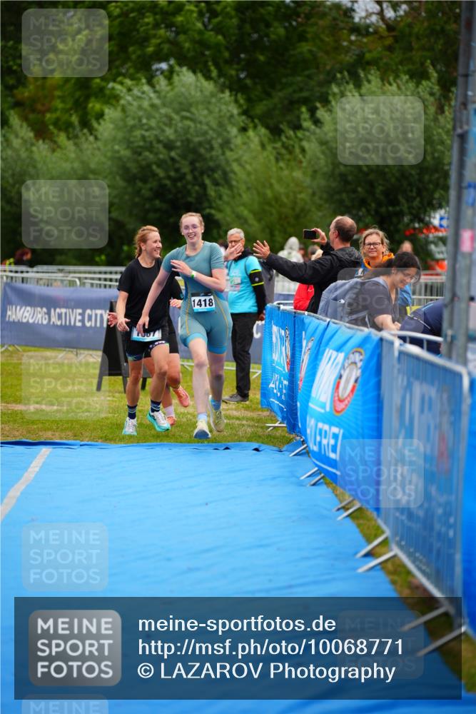30.08.2026 - Elbe Triathlon Hamburg LAZAROV Photography http://msf.ph/oto/10068771 30.08.2026 12:30:30 Ziel 1418, 1433, 1667 meine-sportfotos.de
