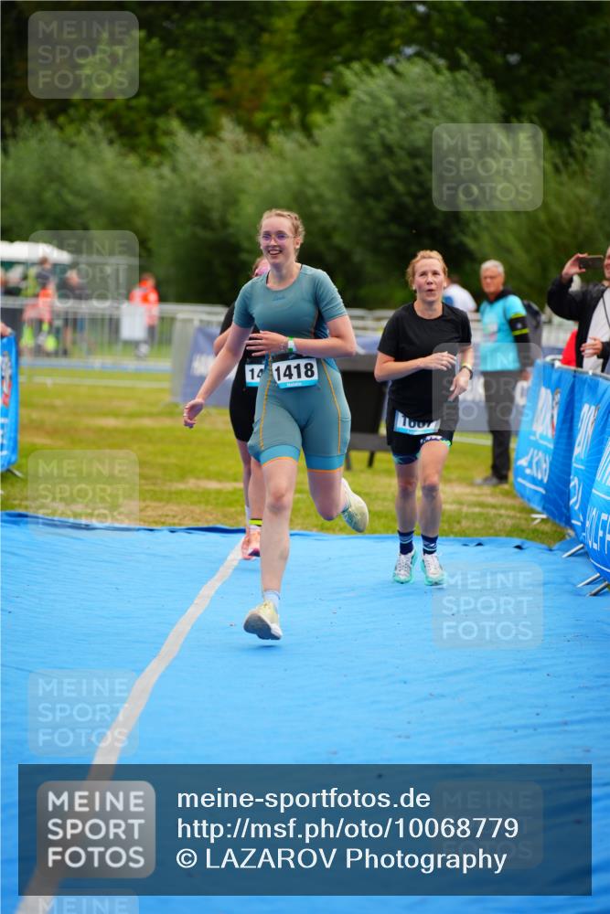 30.08.2026 - Elbe Triathlon Hamburg LAZAROV Photography http://msf.ph/oto/10068779 30.08.2026 12:30:32 Ziel 1418, 1433, 1667 meine-sportfotos.de