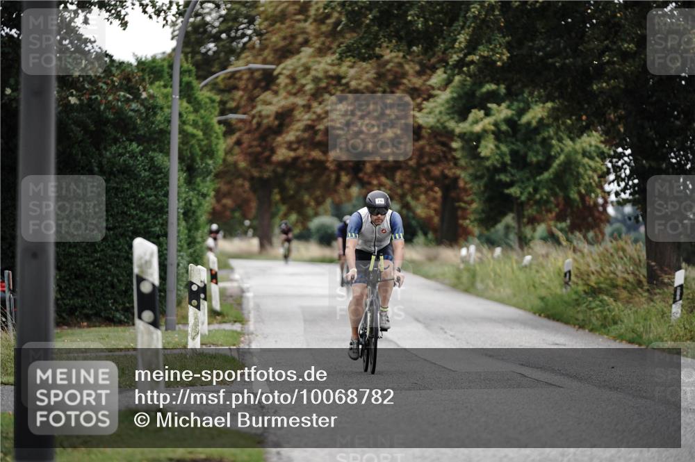 30.08.2026 - Elbe Triathlon Hamburg Michael Burmester http://msf.ph/oto/10068782 30.08.2026 09:35:21 Radfahren 496, 659, 714, 716 meine-sportfotos.de