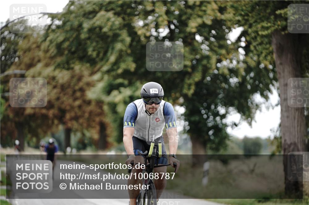 30.08.2026 - Elbe Triathlon Hamburg Michael Burmester http://msf.ph/oto/10068787 30.08.2026 09:35:23 Radfahren 411, 496, 659, 716 meine-sportfotos.de