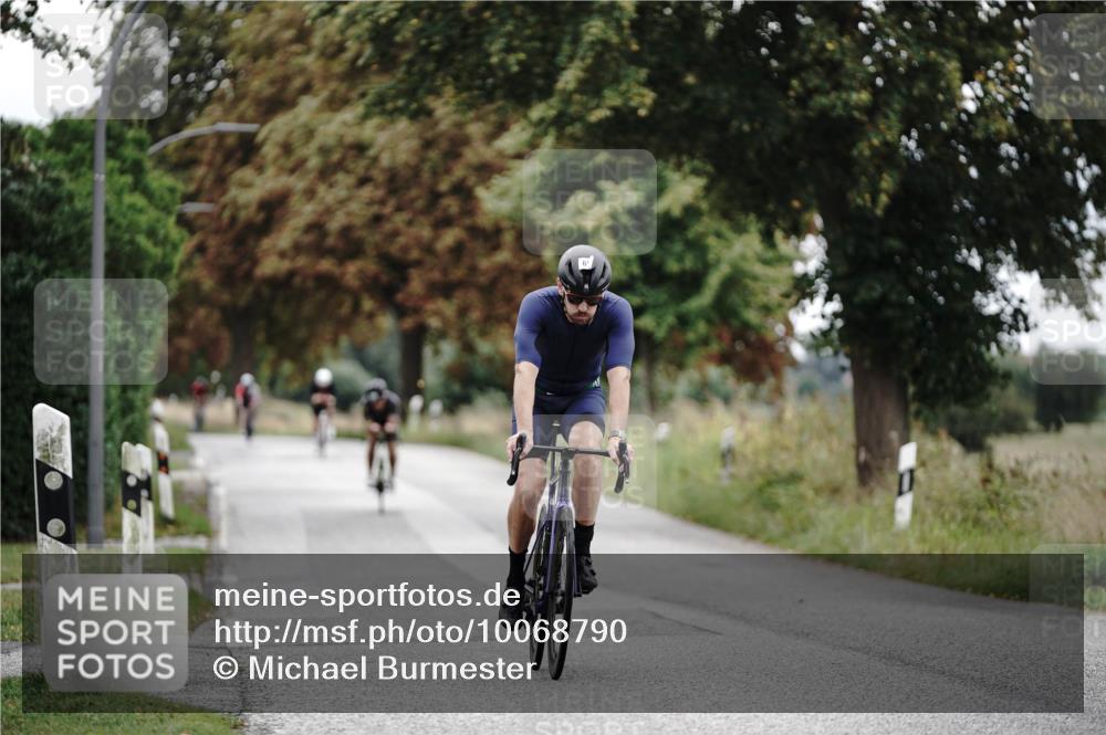 30.08.2026 - Elbe Triathlon Hamburg Michael Burmester http://msf.ph/oto/10068790 30.08.2026 09:35:26 Radfahren 411, 496, 582, 659, 716 meine-sportfotos.de