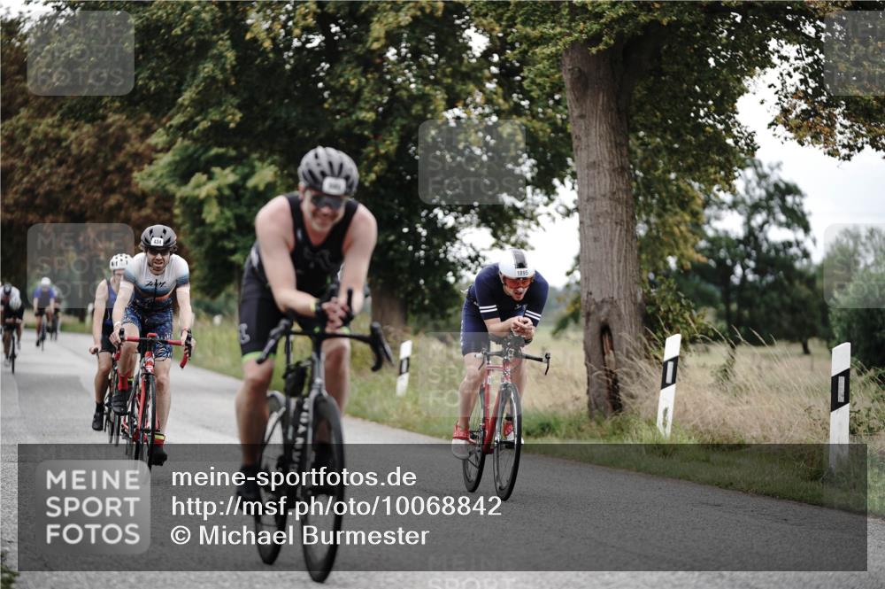 30.08.2026 - Elbe Triathlon Hamburg Michael Burmester http://msf.ph/oto/10068842 30.08.2026 09:35:51 Radfahren 381, 425, 434, 458, 476, 602, 680, 681, 783, 1895 meine-sportfotos.de