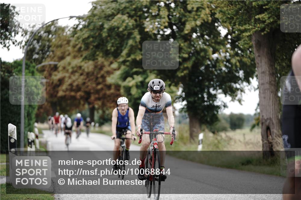 30.08.2026 - Elbe Triathlon Hamburg Michael Burmester http://msf.ph/oto/10068844 30.08.2026 09:35:52 Radfahren 381, 425, 434, 476, 602, 680, 681, 783, 1895 meine-sportfotos.de