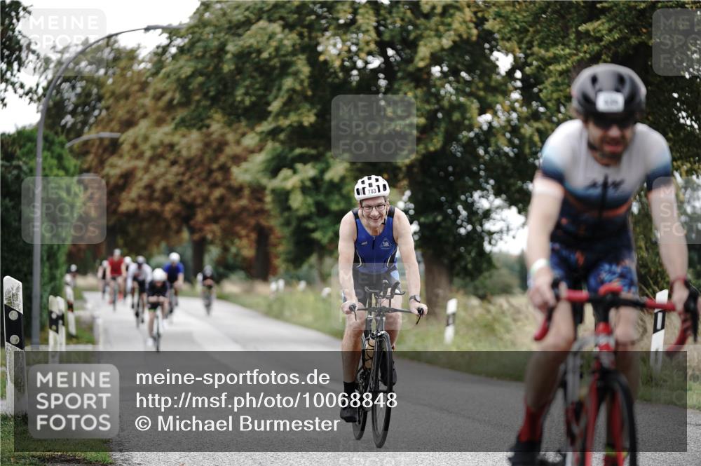 30.08.2026 - Elbe Triathlon Hamburg Michael Burmester http://msf.ph/oto/10068848 30.08.2026 09:35:53 Radfahren 381, 425, 434, 575, 584, 602, 680, 681, 783, 1895 meine-sportfotos.de