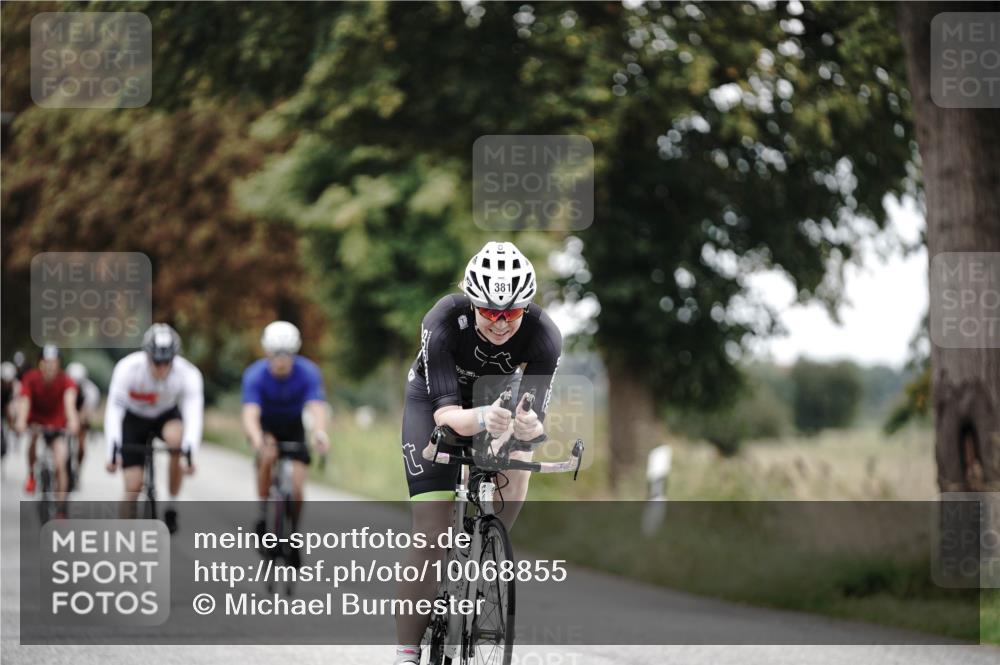 30.08.2026 - Elbe Triathlon Hamburg Michael Burmester http://msf.ph/oto/10068855 30.08.2026 09:35:56 Radfahren 259, 381, 425, 575, 584, 602, 681, 783 meine-sportfotos.de