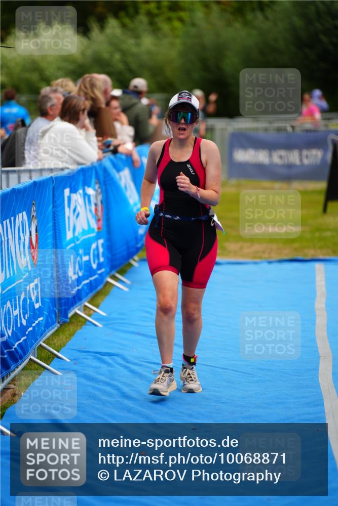 30.08.2026 - Elbe Triathlon Hamburg LAZAROV Photography http://msf.ph/oto/10068871 30.08.2026 12:31:57 Ziel 1644, 1657 meine-sportfotos.de