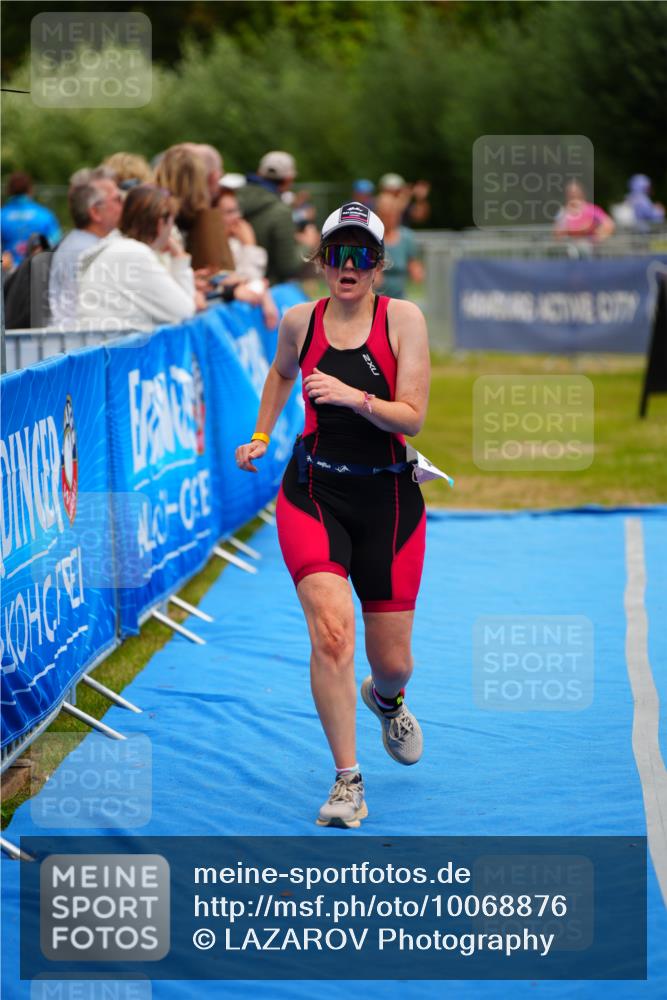 30.08.2026 - Elbe Triathlon Hamburg LAZAROV Photography http://msf.ph/oto/10068876 30.08.2026 12:31:57 Ziel 1644, 1657 meine-sportfotos.de