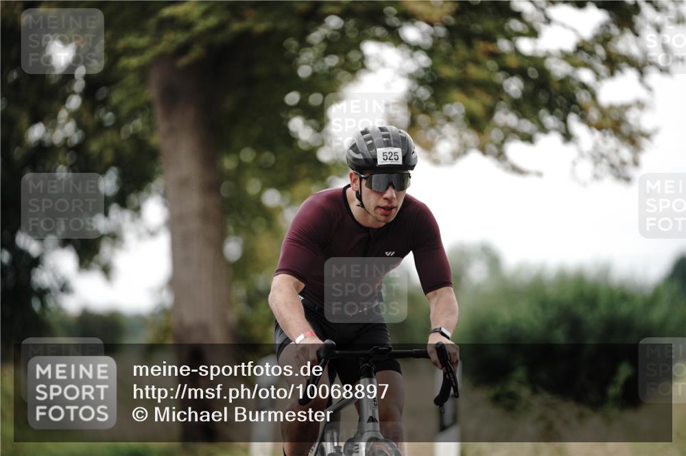 30.08.2026 - Elbe Triathlon Hamburg Michael Burmester http://msf.ph/oto/10068897 30.08.2026 09:36:30 Radfahren 258, 444, 524, 525, 670 meine-sportfotos.de