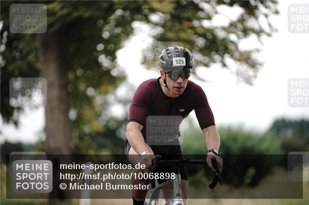 30.08.2026 - Elbe Triathlon Hamburg Michael Burmester http://msf.ph/oto/10068898 30.08.2026 09:36:30 Radfahren 258, 444, 524, 525, 670 meine-sportfotos.de