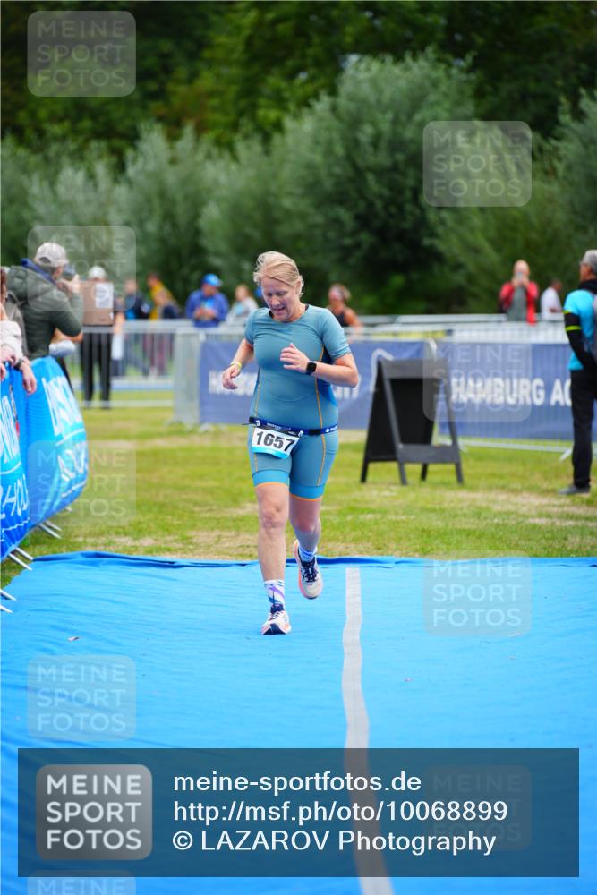 30.08.2026 - Elbe Triathlon Hamburg LAZAROV Photography http://msf.ph/oto/10068899 30.08.2026 12:32:03 Ziel 1614, 1657 meine-sportfotos.de