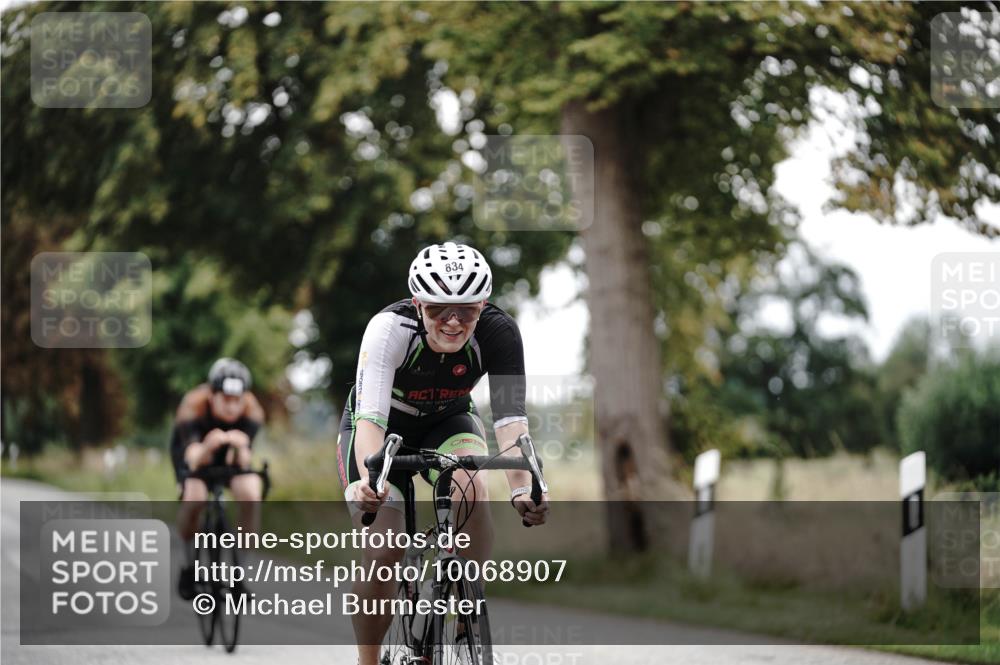 30.08.2026 - Elbe Triathlon Hamburg Michael Burmester http://msf.ph/oto/10068907 30.08.2026 09:36:39 Radfahren 398, 444, 524, 606, 670, 834 meine-sportfotos.de