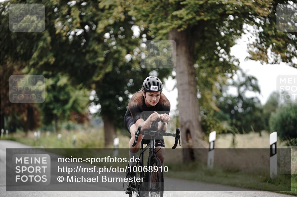 30.08.2026 - Elbe Triathlon Hamburg Michael Burmester http://msf.ph/oto/10068910 30.08.2026 09:36:40 Radfahren 398, 606, 670, 834 meine-sportfotos.de