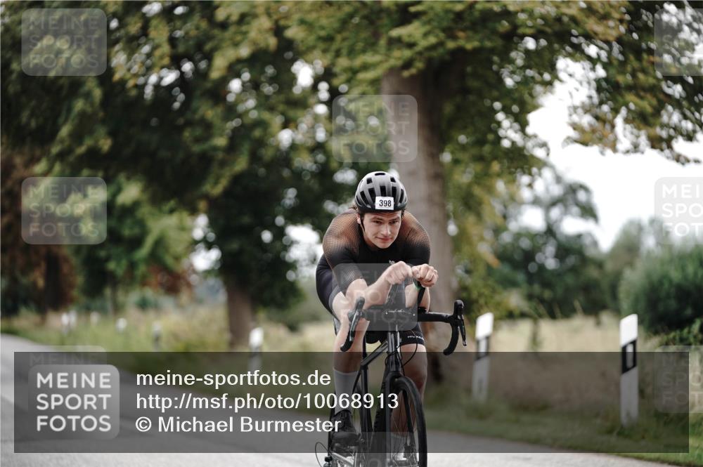 30.08.2026 - Elbe Triathlon Hamburg Michael Burmester http://msf.ph/oto/10068913 30.08.2026 09:36:40 Radfahren 398, 606, 670, 834 meine-sportfotos.de
