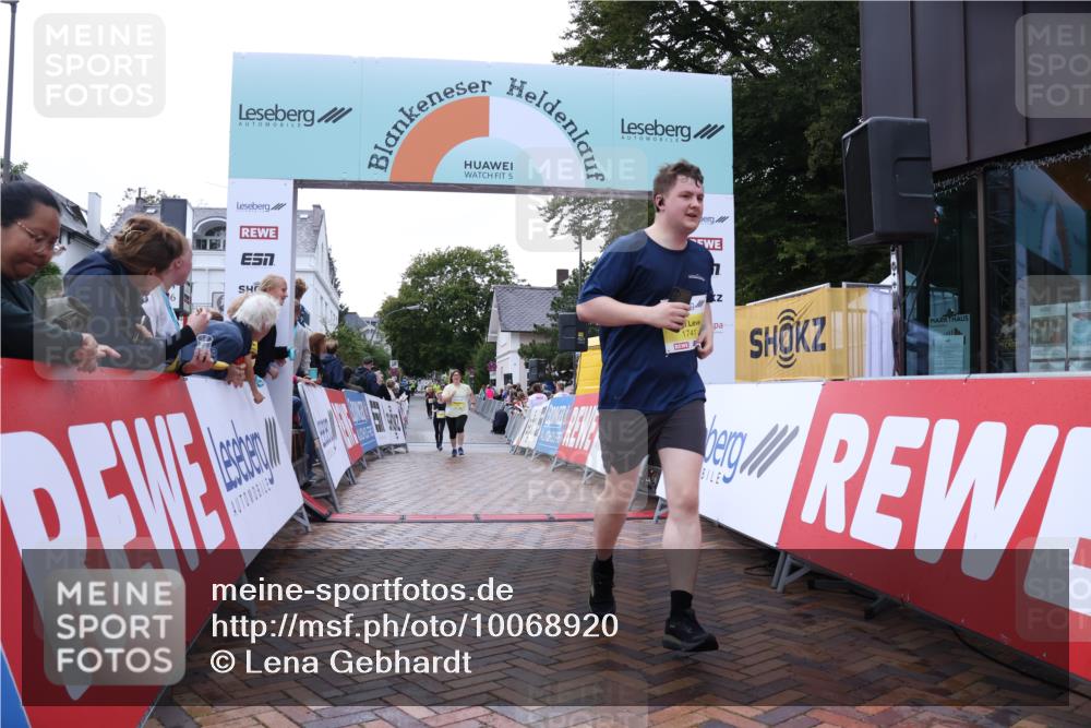 30.08.2026 - Blankeneser Heldenlauf Lena Gebhardt http://msf.ph/oto/10068920 30.08.2026 10:02:25 Ziel 1221, 1741 meine-sportfotos.de