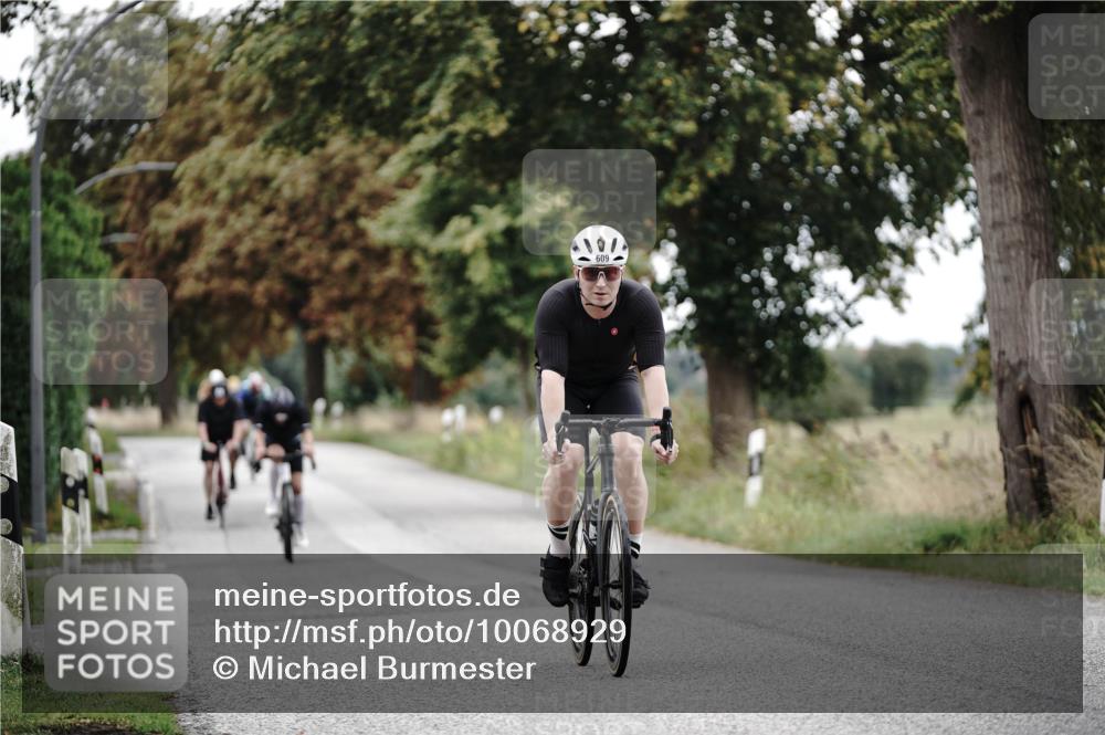 30.08.2026 - Elbe Triathlon Hamburg Michael Burmester http://msf.ph/oto/10068929 30.08.2026 09:37:01 Radfahren 254, 457, 470, 565, 609, 634, 648 meine-sportfotos.de