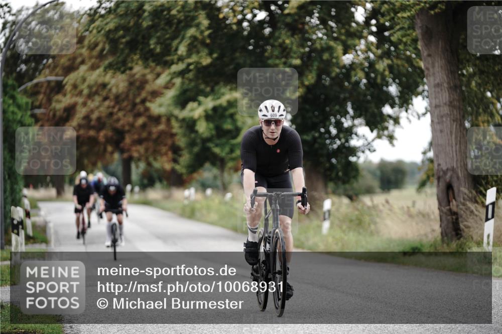 30.08.2026 - Elbe Triathlon Hamburg Michael Burmester http://msf.ph/oto/10068931 30.08.2026 09:37:01 Radfahren 254, 457, 470, 565, 609, 634, 648 meine-sportfotos.de