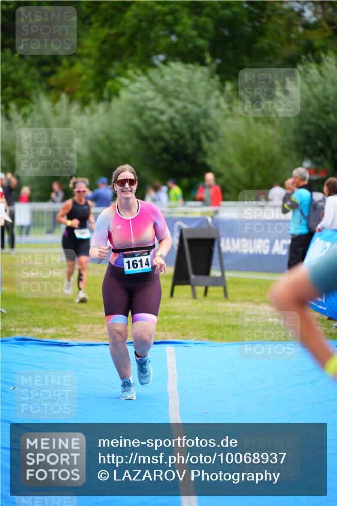 30.08.2026 - Elbe Triathlon Hamburg LAZAROV Photography http://msf.ph/oto/10068937 30.08.2026 12:32:10 Ziel 1614, 1669 meine-sportfotos.de