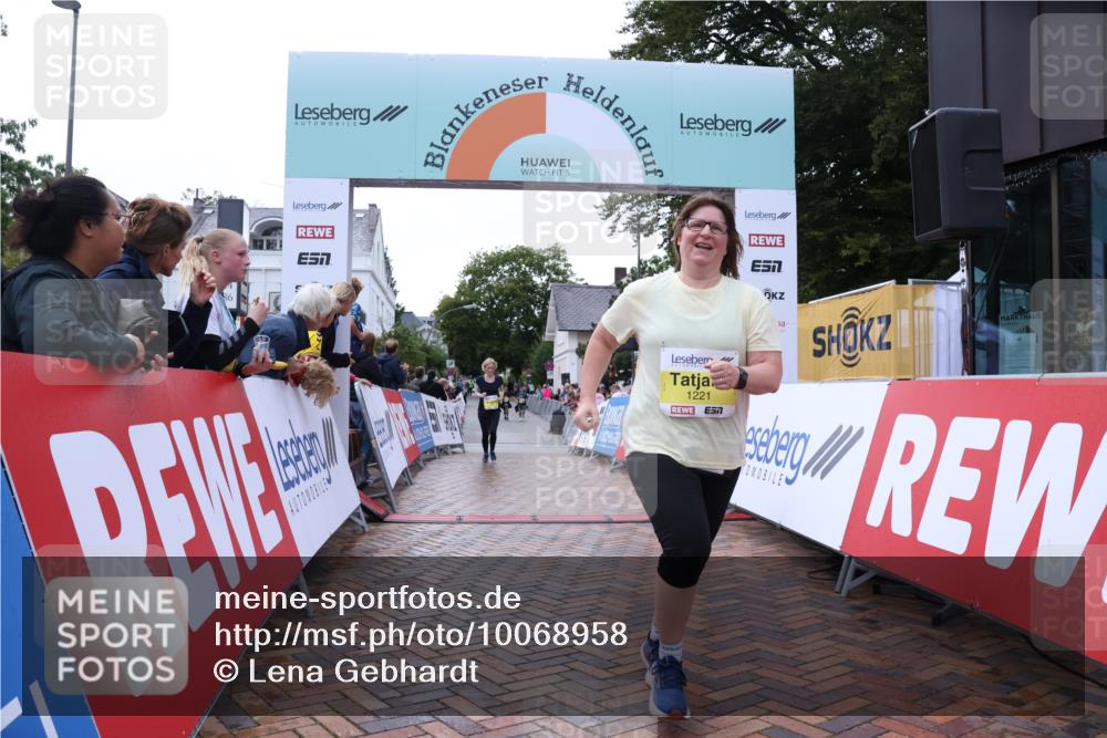 30.08.2026 - Blankeneser Heldenlauf Lena Gebhardt http://msf.ph/oto/10068958 30.08.2026 10:02:30 Ziel 1221, 1285, 1741 meine-sportfotos.de