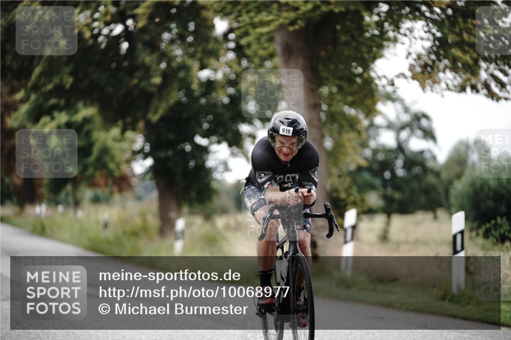 30.08.2026 - Elbe Triathlon Hamburg Michael Burmester http://msf.ph/oto/10068977 30.08.2026 09:37:32 Radfahren 916 meine-sportfotos.de