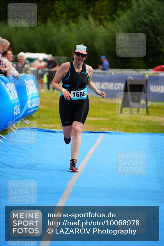30.08.2026 - Elbe Triathlon Hamburg LAZAROV Photography http://msf.ph/oto/10068978 30.08.2026 12:32:31 Ziel 1686 meine-sportfotos.de