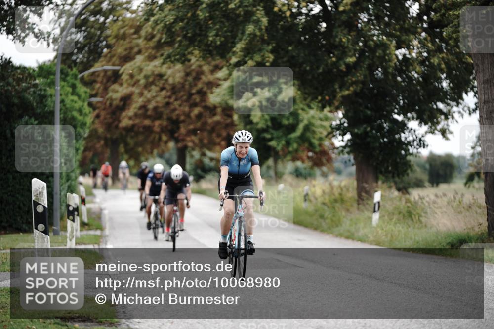 30.08.2026 - Elbe Triathlon Hamburg Michael Burmester http://msf.ph/oto/10068980 30.08.2026 09:37:39 Radfahren 362, 439, 497, 555, 642, 1897 meine-sportfotos.de
