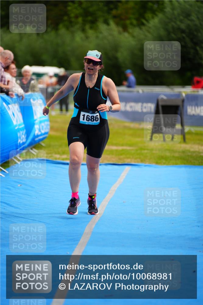 30.08.2026 - Elbe Triathlon Hamburg LAZAROV Photography http://msf.ph/oto/10068981 30.08.2026 12:32:31 Ziel 1686 meine-sportfotos.de