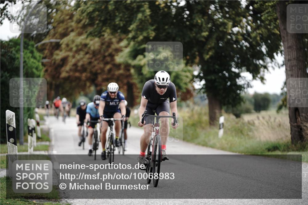 30.08.2026 - Elbe Triathlon Hamburg Michael Burmester http://msf.ph/oto/10068983 30.08.2026 09:37:41 Radfahren 362, 439, 497, 555, 642, 1897 meine-sportfotos.de