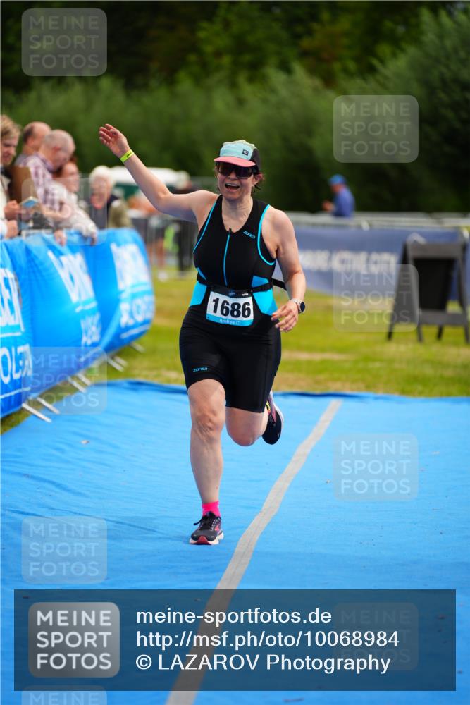 30.08.2026 - Elbe Triathlon Hamburg LAZAROV Photography http://msf.ph/oto/10068984 30.08.2026 12:32:31 Ziel 1686 meine-sportfotos.de