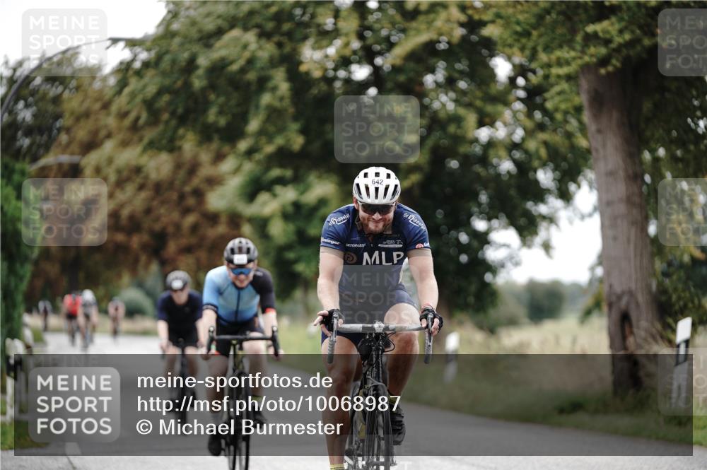 30.08.2026 - Elbe Triathlon Hamburg Michael Burmester http://msf.ph/oto/10068987 30.08.2026 09:37:42 Radfahren 356, 362, 439, 497, 555, 642, 711, 1897 meine-sportfotos.de