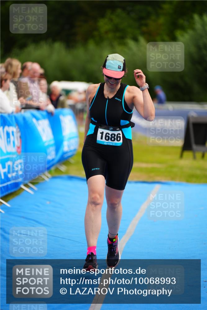 30.08.2026 - Elbe Triathlon Hamburg LAZAROV Photography http://msf.ph/oto/10068993 30.08.2026 12:32:32 Ziel 1686 meine-sportfotos.de