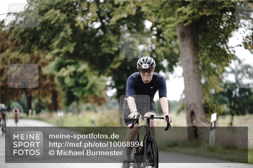 30.08.2026 - Elbe Triathlon Hamburg Michael Burmester http://msf.ph/oto/10068994 30.08.2026 09:37:44 Radfahren 356, 439, 497, 550, 555, 642, 711, 1897 meine-sportfotos.de