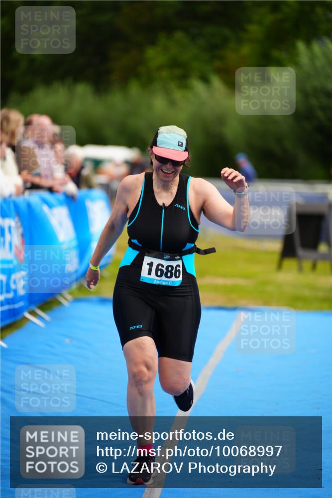 30.08.2026 - Elbe Triathlon Hamburg LAZAROV Photography http://msf.ph/oto/10068997 30.08.2026 12:32:32 Ziel 1686 meine-sportfotos.de
