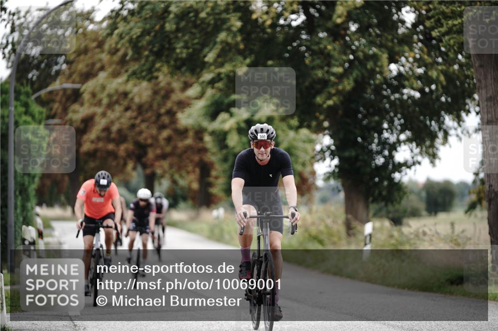 30.08.2026 - Elbe Triathlon Hamburg Michael Burmester http://msf.ph/oto/10069001 30.08.2026 09:37:51 Radfahren 320, 356, 451, 550, 711, 739, 761 meine-sportfotos.de