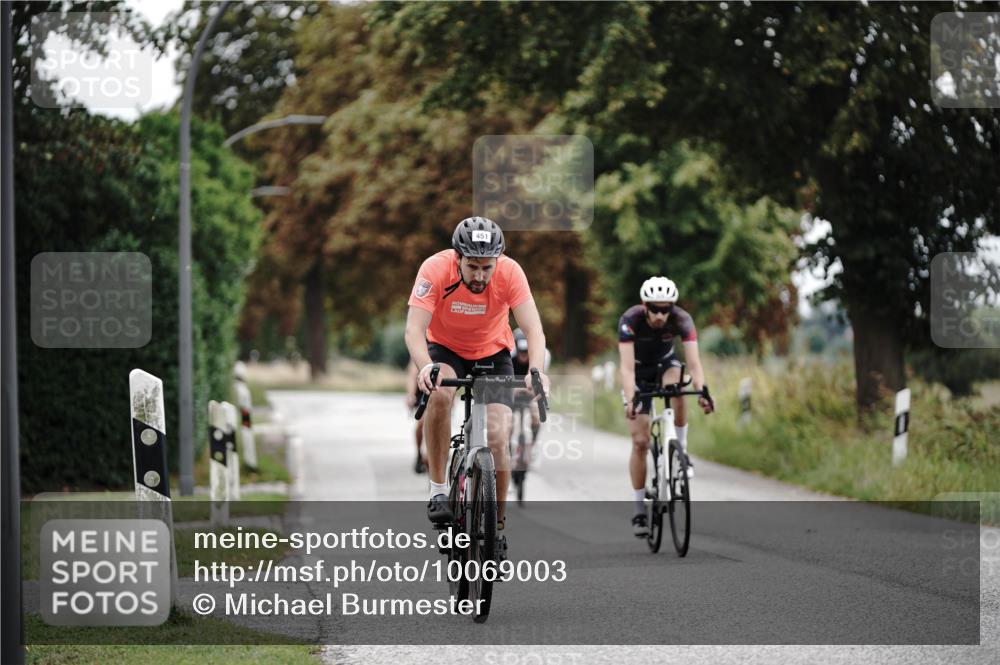 30.08.2026 - Elbe Triathlon Hamburg Michael Burmester http://msf.ph/oto/10069003 30.08.2026 09:37:52 Radfahren 320, 356, 451, 550, 711, 739, 761 meine-sportfotos.de