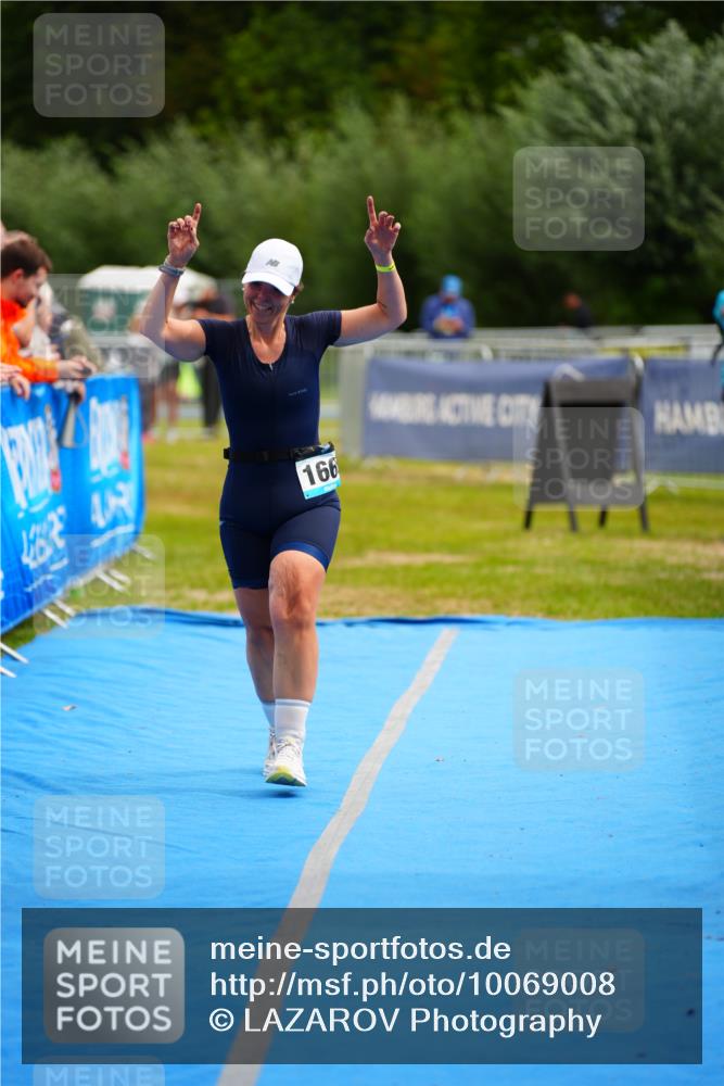 30.08.2026 - Elbe Triathlon Hamburg LAZAROV Photography http://msf.ph/oto/10069008 30.08.2026 12:32:57 Ziel 1666 meine-sportfotos.de
