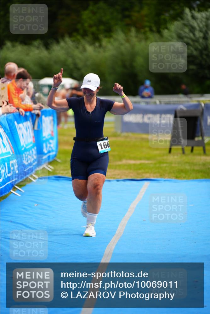30.08.2026 - Elbe Triathlon Hamburg LAZAROV Photography http://msf.ph/oto/10069011 30.08.2026 12:32:57 Ziel 1666 meine-sportfotos.de