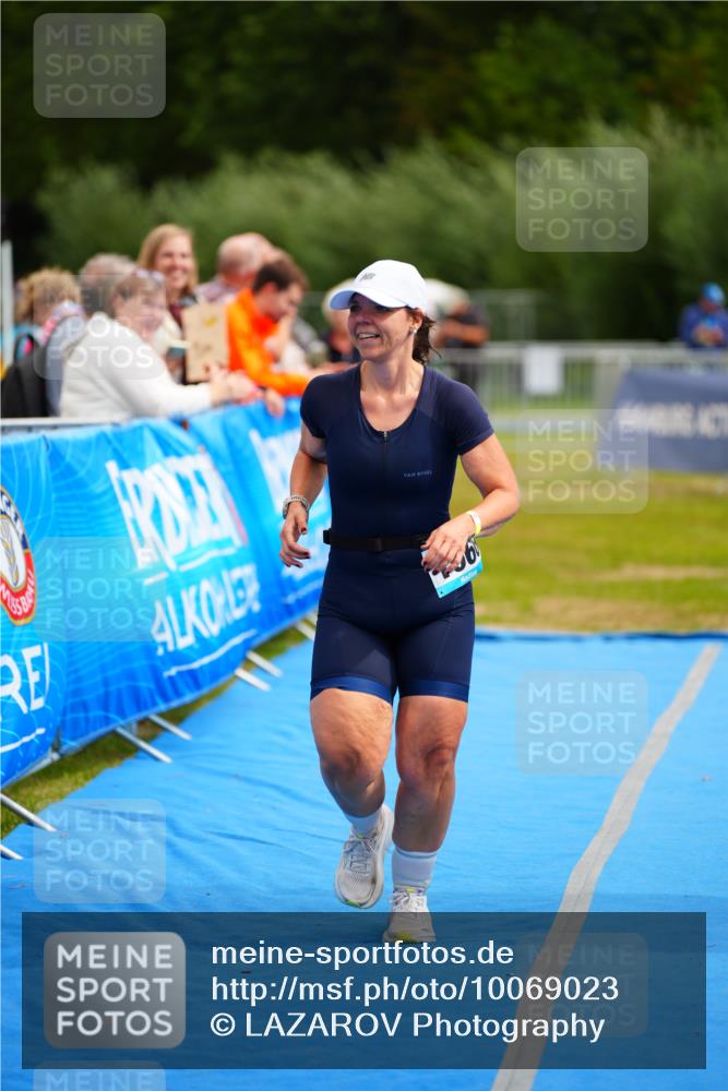 30.08.2026 - Elbe Triathlon Hamburg LAZAROV Photography http://msf.ph/oto/10069023 30.08.2026 12:32:58 Ziel 1666 meine-sportfotos.de