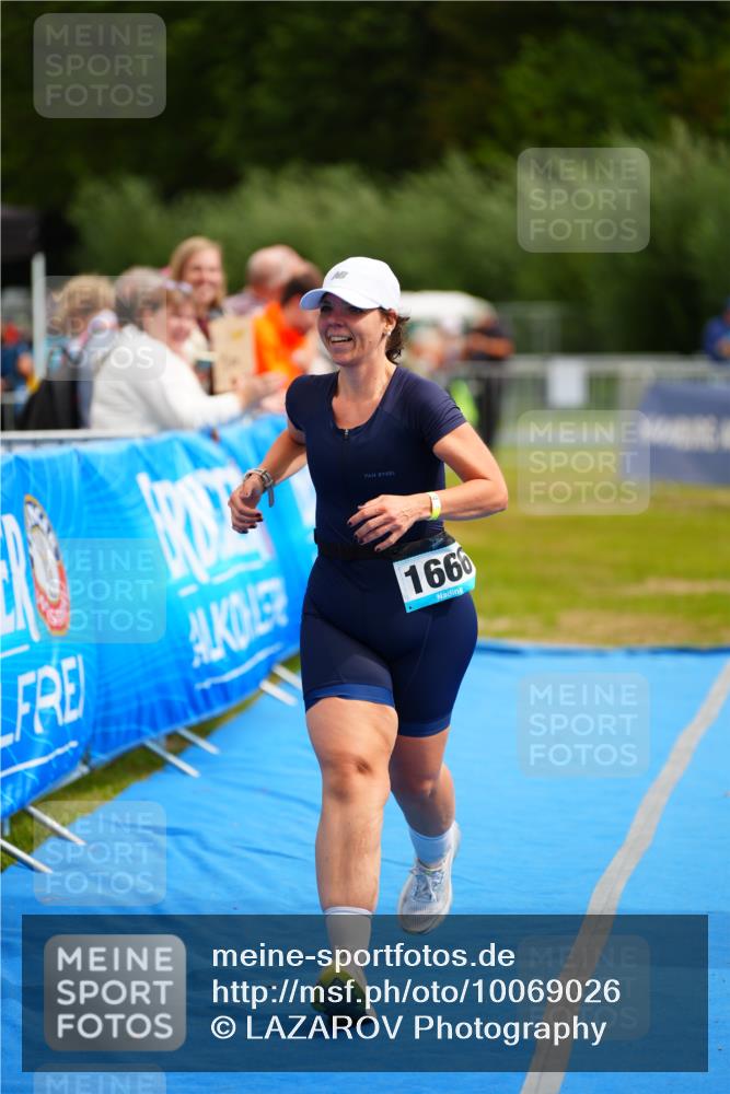 30.08.2026 - Elbe Triathlon Hamburg LAZAROV Photography http://msf.ph/oto/10069026 30.08.2026 12:32:58 Ziel 1666 meine-sportfotos.de