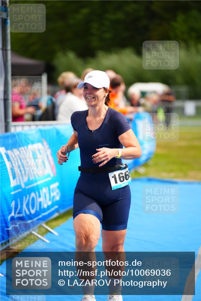 30.08.2026 - Elbe Triathlon Hamburg LAZAROV Photography http://msf.ph/oto/10069036 30.08.2026 12:32:59 Ziel 1666 meine-sportfotos.de