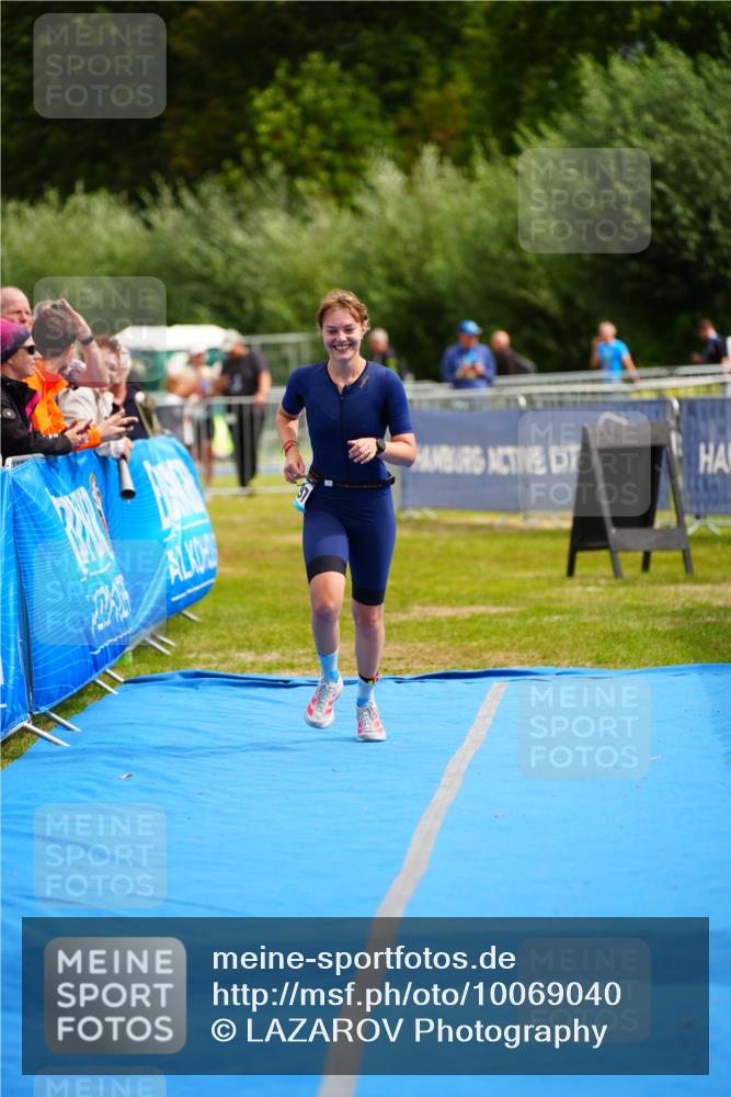30.08.2026 - Elbe Triathlon Hamburg LAZAROV Photography http://msf.ph/oto/10069040 30.08.2026 12:33:07 Ziel 1497 meine-sportfotos.de