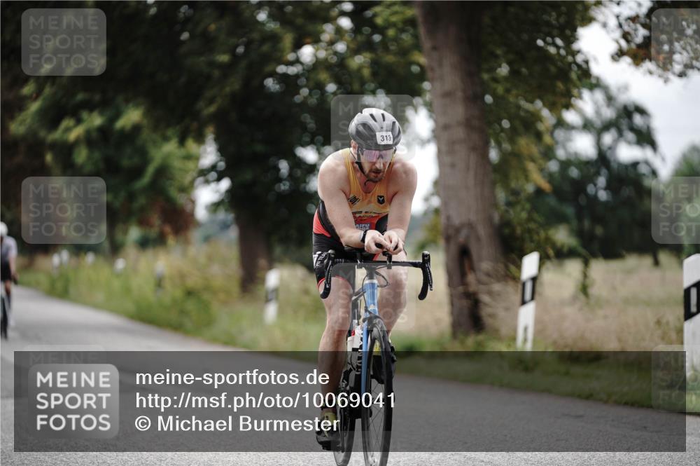 30.08.2026 - Elbe Triathlon Hamburg Michael Burmester http://msf.ph/oto/10069041 30.08.2026 09:38:19 Radfahren 313, 326, 418, 428, 435, 488, 516, 632, 726 meine-sportfotos.de